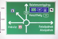 Így készül a hazai KRESZ-tábla 69