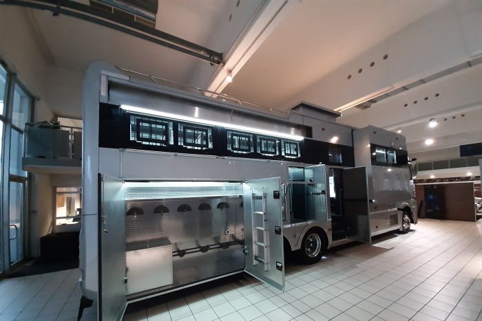 Meg lehet büntetni egy autóst, mert túl lassan megy? 1 | Vezess Meg lehet büntetni egy autóst, mert túl lassan megy? 1