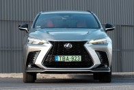 Itt az első, otthon is tölthető Lexus – Lexus NX teszt 68