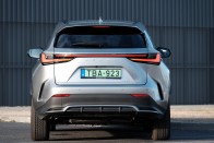 Itt az első, otthon is tölthető Lexus – Lexus NX teszt 71