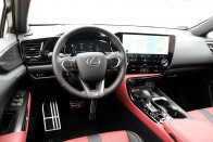 Itt az első, otthon is tölthető Lexus – Lexus NX teszt 5