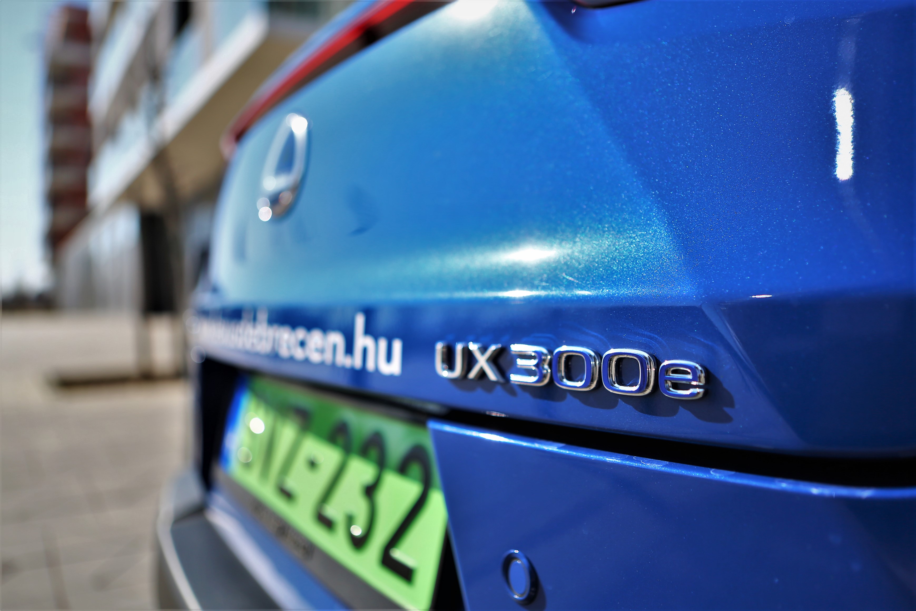 Vezettük a Lexus első villanyautóját, a UX 300e-t! 14