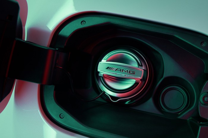 Fehér elefánttal ünnepel az AMG 6