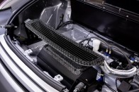 Extrém játékszert épített ügyfeleinek a Mercedes-AMG 31