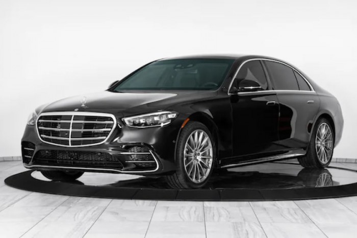 Biztonságosabb ez a Merci, mint egy tank