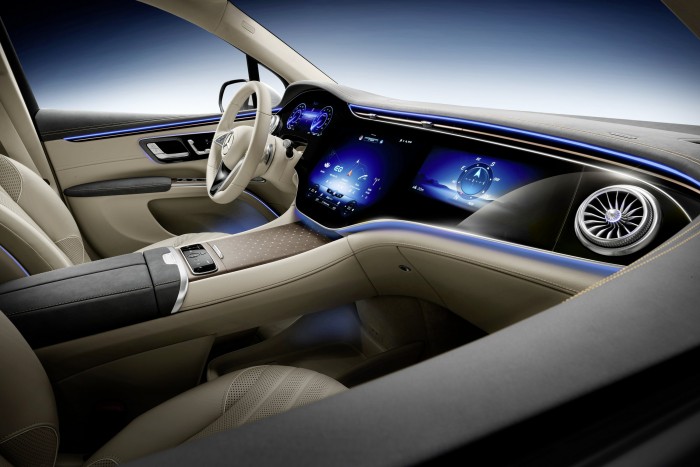 Minden eddiginél nagyobb villanyautót épít a Mercedes 8