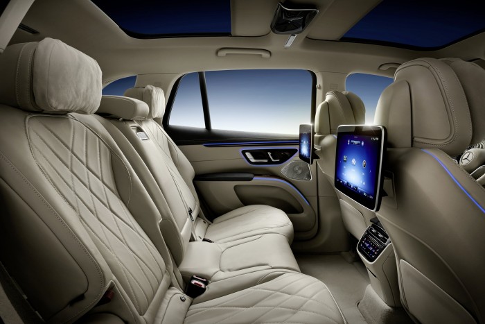 Minden eddiginél nagyobb villanyautót épít a Mercedes 9