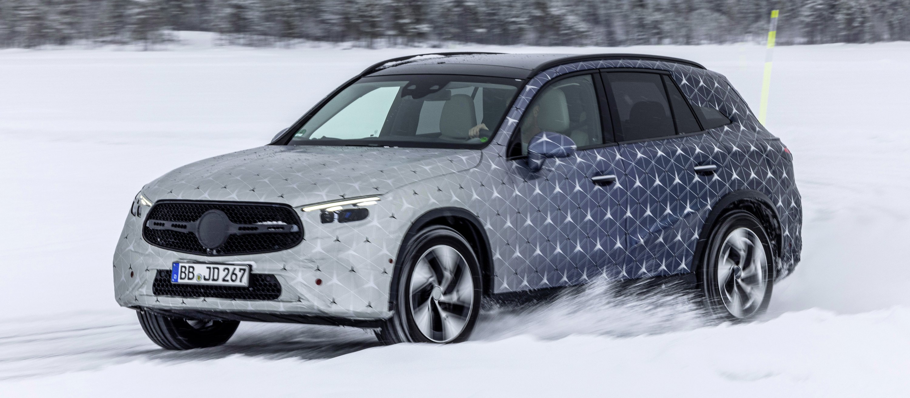 Ősszel jön a Mercedes új kompakt terepjárója 11