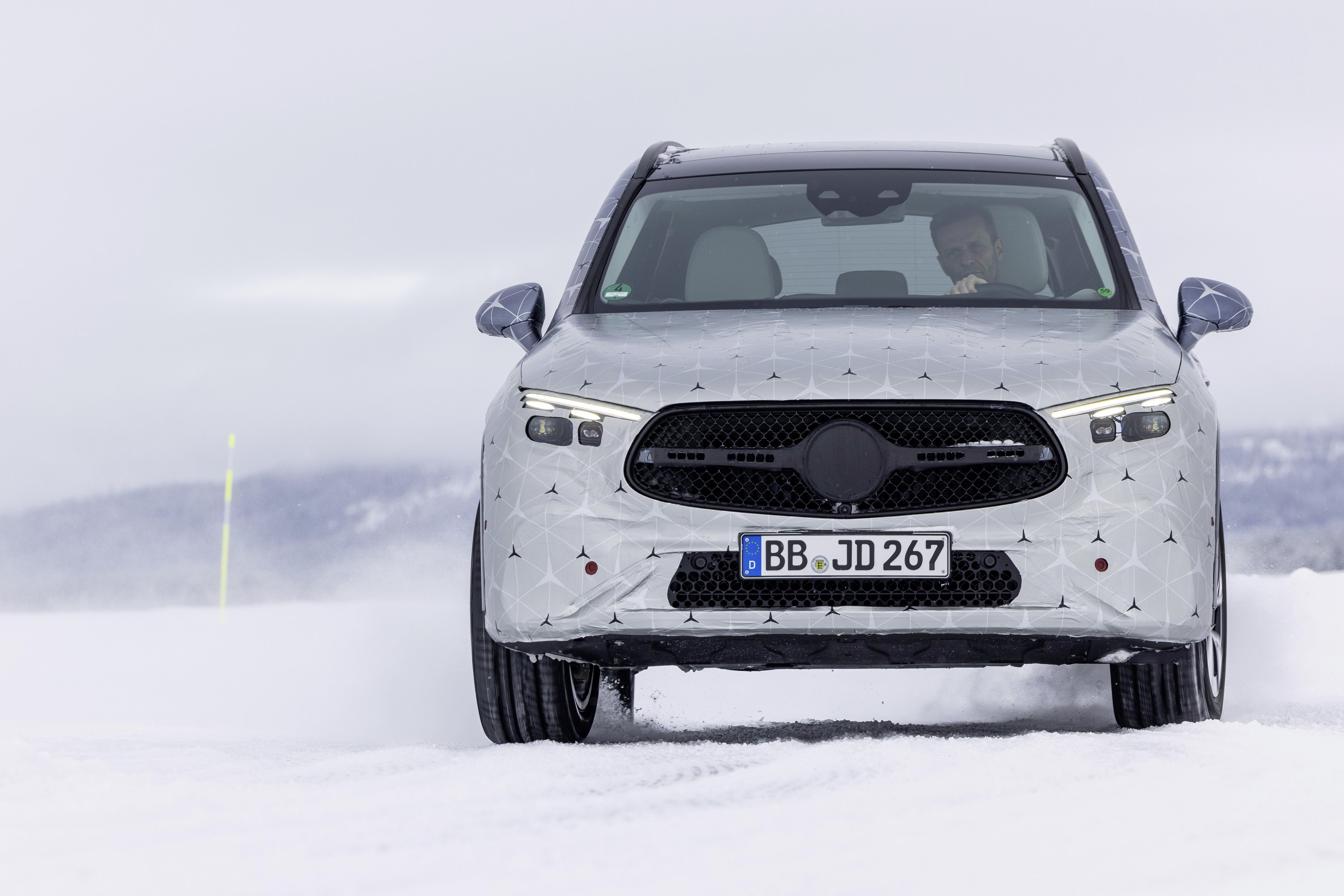 Ősszel jön a Mercedes új kompakt terepjárója 13