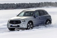 Ősszel jön a Mercedes új kompakt terepjárója 33