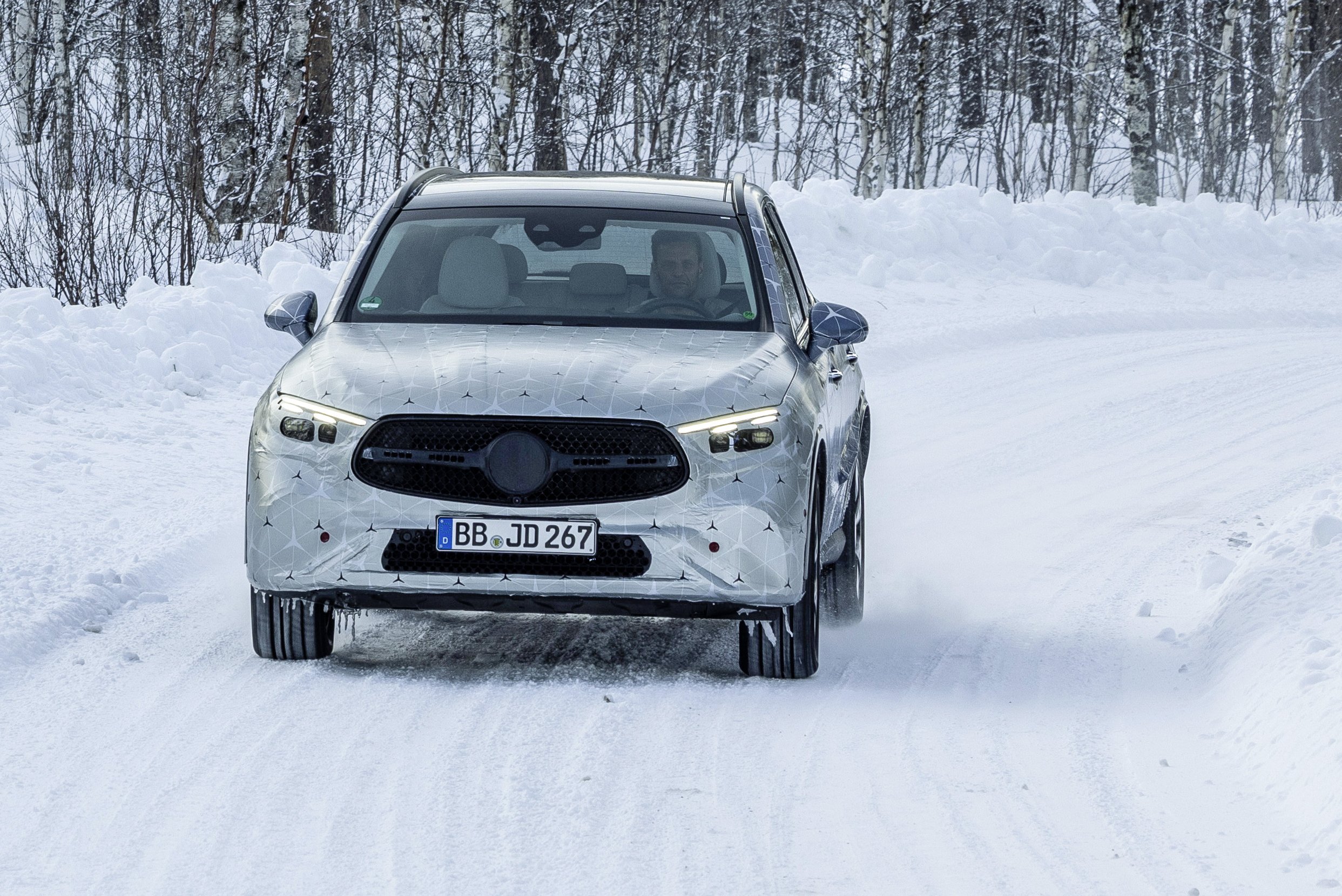 Ősszel jön a Mercedes új kompakt terepjárója 16