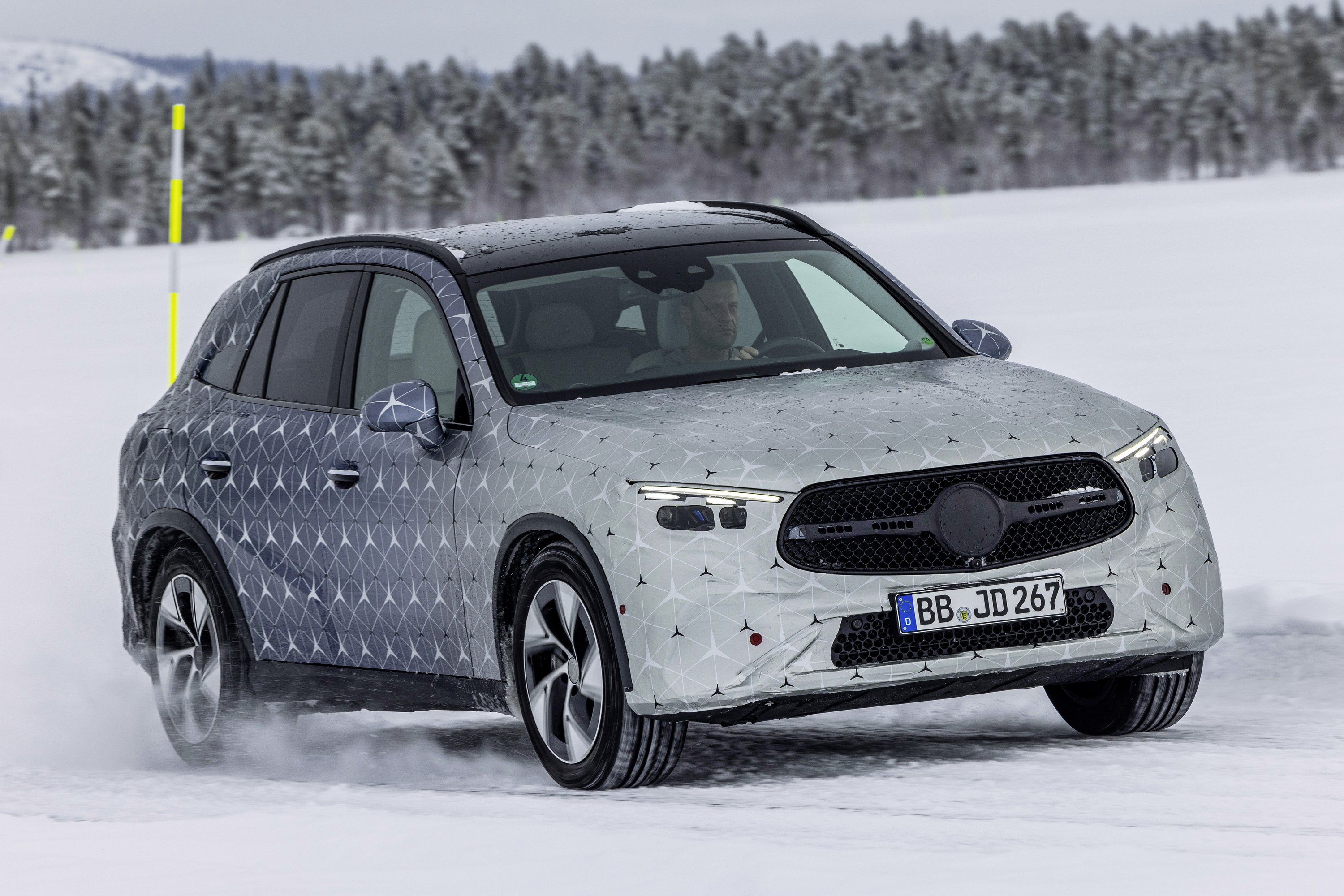 Ősszel jön a Mercedes új kompakt terepjárója 5