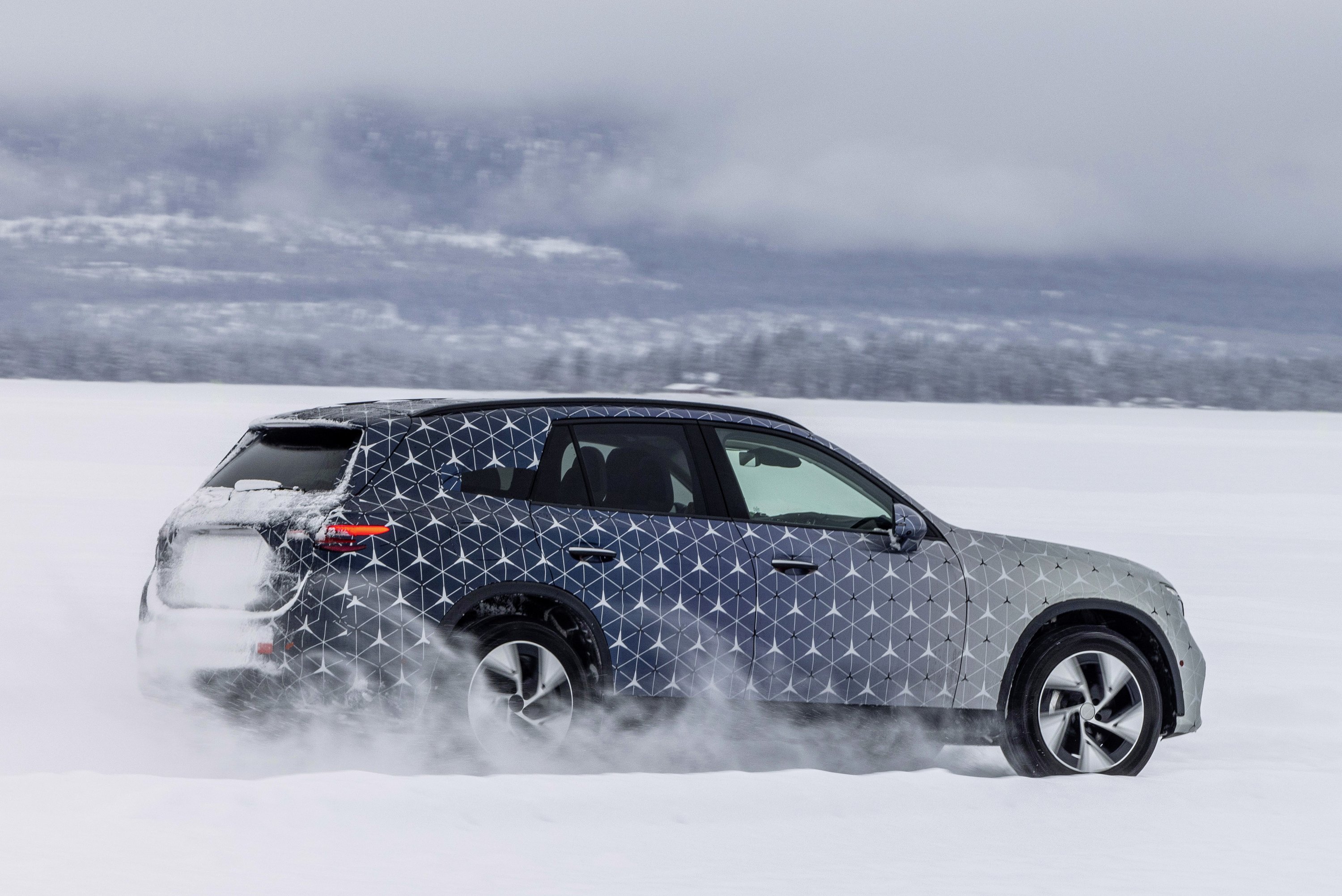 Ősszel jön a Mercedes új kompakt terepjárója 8