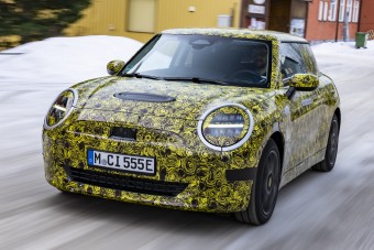 Csak villanymotort kap az új MINI