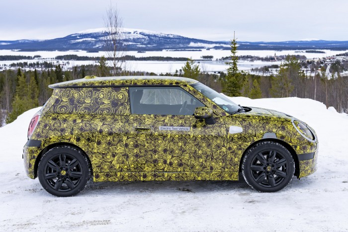 Csak villanymotort kap az új MINI 6