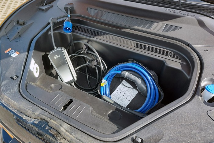 Erőnyerő – Teszten a Ford Mustang Mach-E GT 12 | Vezess Erőnyerő – Teszten a Ford Mustang Mach-E GT 12