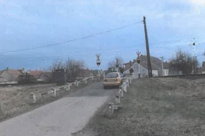 Elmérgesedett vita egy pápai vasútájáróban