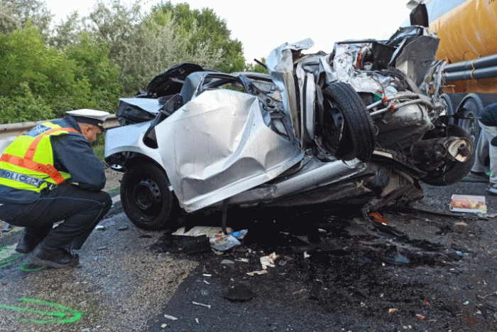A férfiak vagy a nők törnek össze több autót, az idősek vagy a fiatalok? 2 A férfiak vagy a nők törnek össze több autót, az idősek vagy a fiatalok? 2