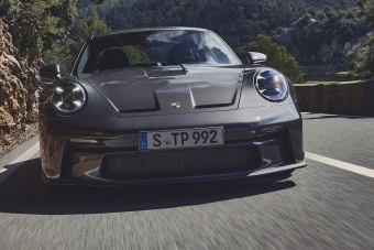 Ezt látja egy Porsche 911 GT3, miközben a világra jön 