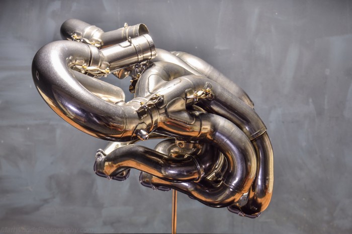 Szoborként éled újjá a használt F1-es kipufogó 6