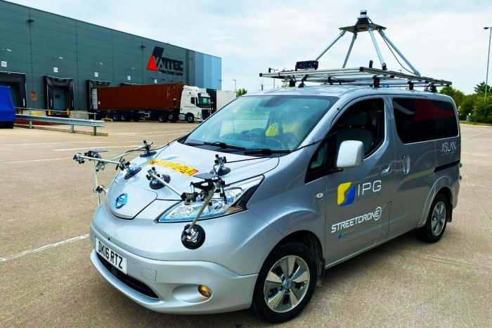 Már közúton tesztelik a távirányítású furgonokat