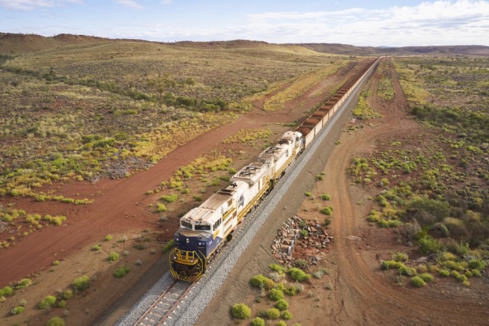 Töltés nélkül, örökké futhat ez a villanyvonat