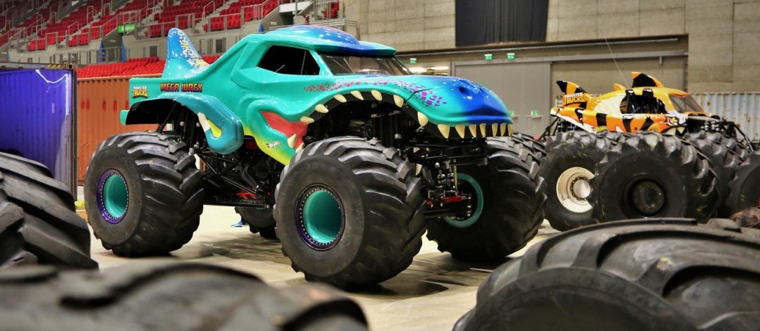 2000 lóerős repülő szörnyek Budapesten