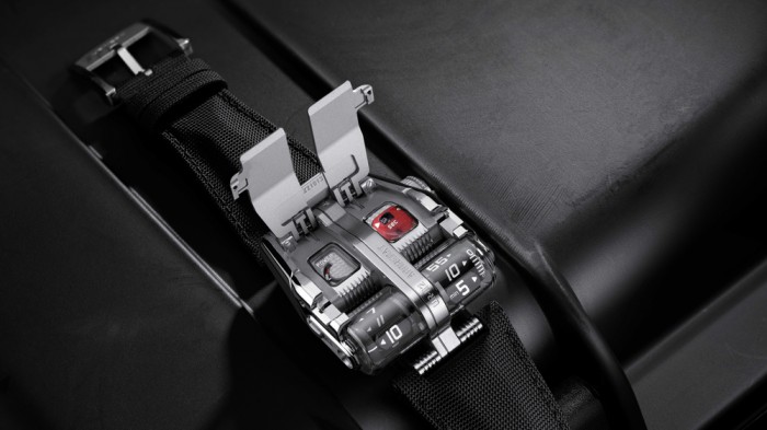 Ez a százmilliós karóra úgy nyílik, mint egy motorháztető 3 | Vezess Ez a százmilliós karóra úgy nyílik, mint egy motorháztető 3