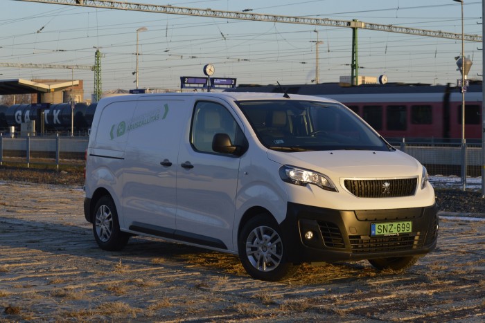 Csend és béke honol ebben a Peugeot-ban