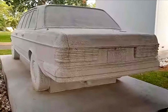 Zöldséges-Mercit állítottak egy sírra 1