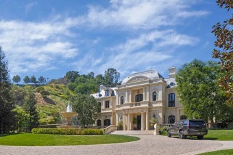 Újabb hollywoodi válik meg luxusvillájától