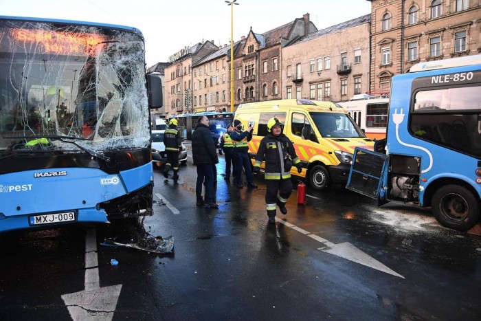 Rekordközelben a BKV kára a sok baleset miatt 2 Rekordközelben a BKV kára a sok baleset miatt 2