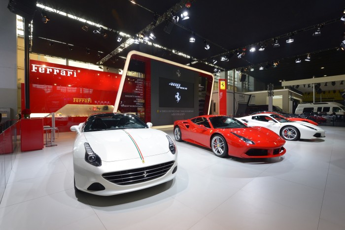 Több ezer Ferrari fékeivel lehetnek problémák