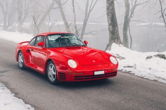 Ennek a Porsche 959-esnek nem volt kapzsi a tulaja, és használta az autót