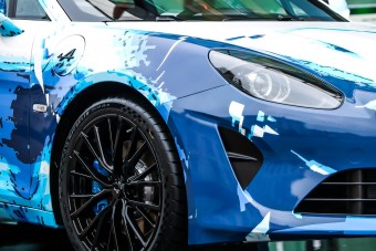 Mesterséges intelligencia pingálta ki ezt az autót