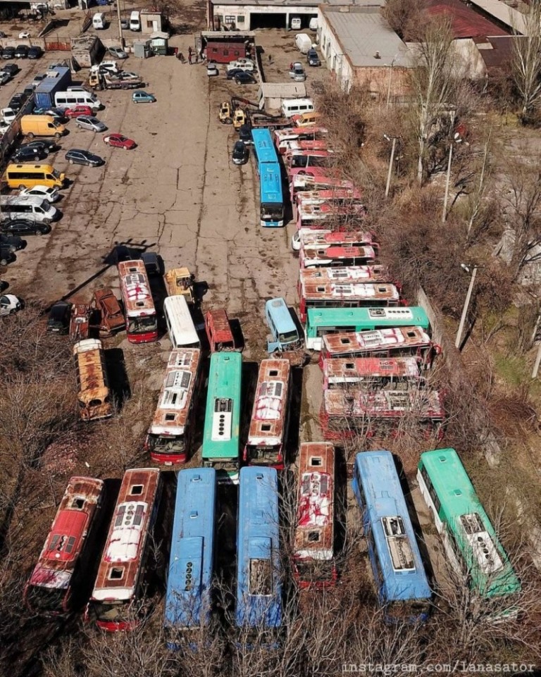 Az elhagyatott, kirgiz busztemető színesebb, mint gondolnád 1