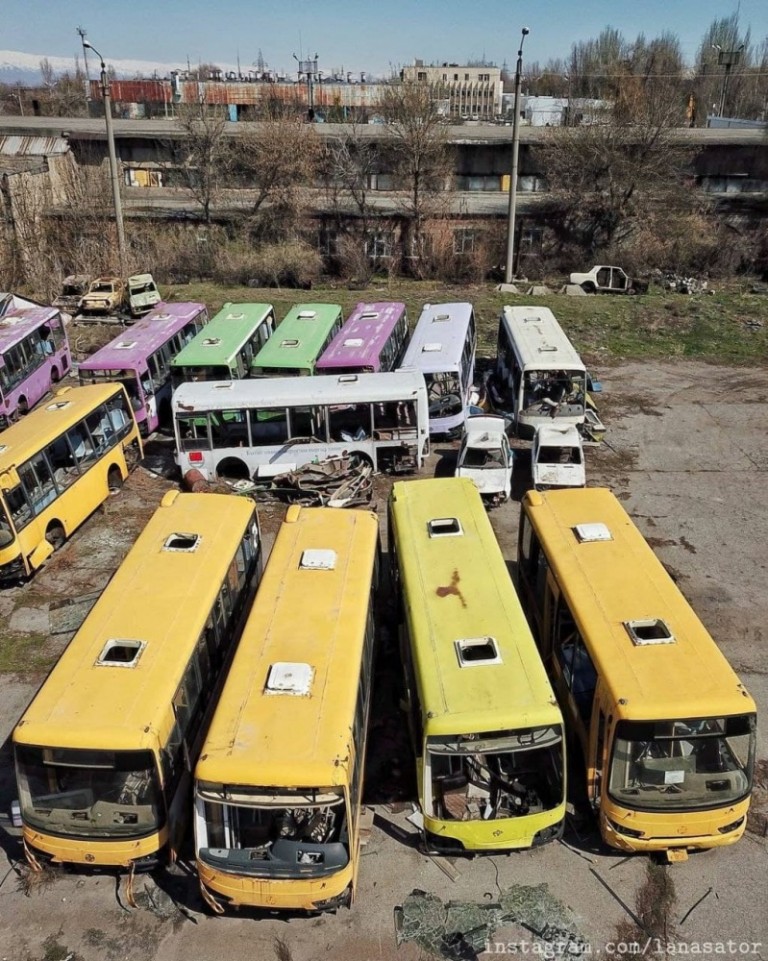 Az elhagyatott, kirgiz busztemető színesebb, mint gondolnád 3