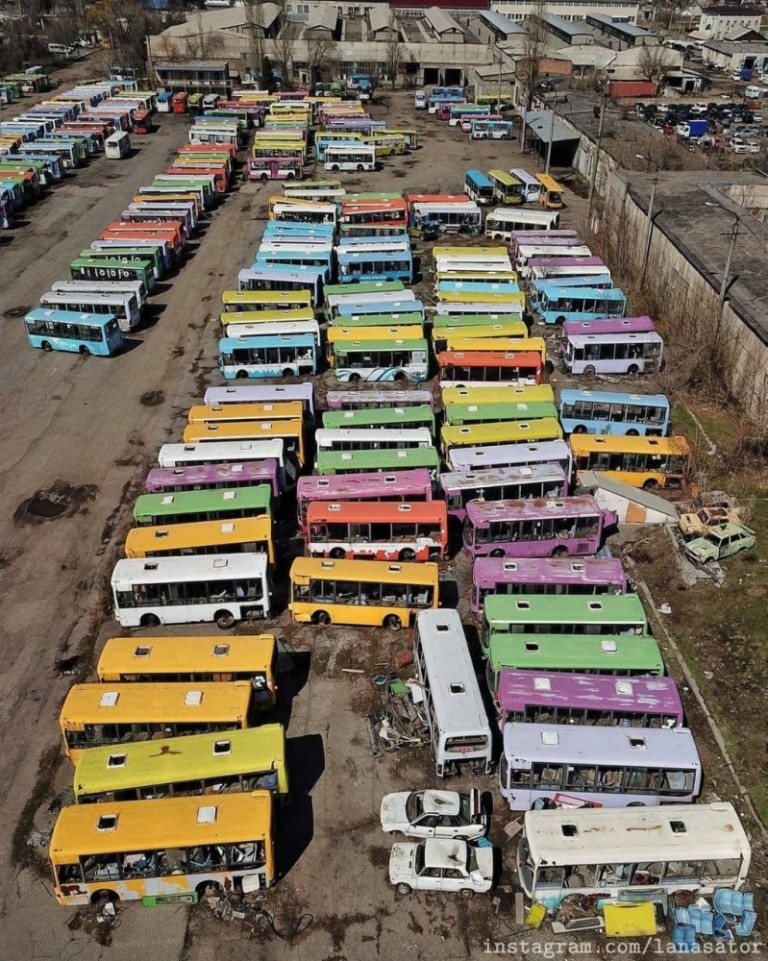 Az elhagyatott, kirgiz busztemető színesebb, mint gondolnád 5