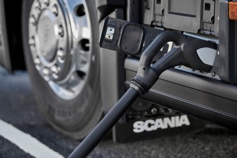 Kitilthatják a teherautókat a városokból, de van megoldás