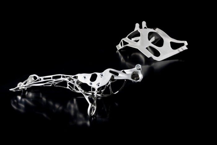 Gyártásba kerülnek az űrhajó-Mercedes technológiái 6