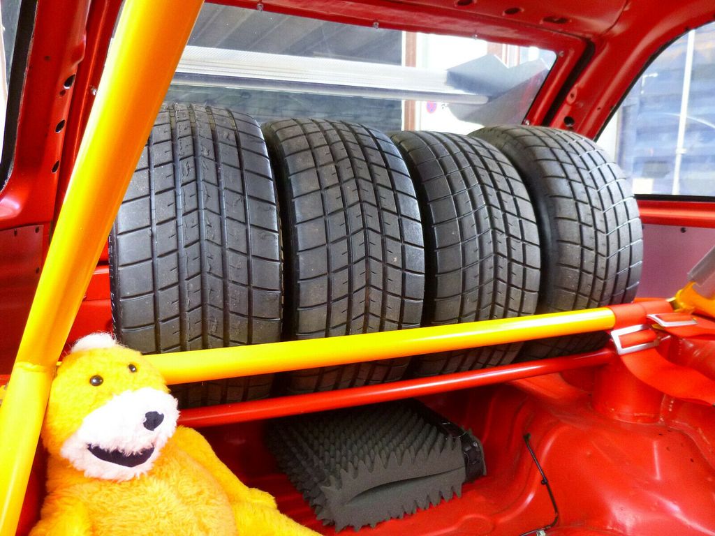 4,5 millióért mérik a kívül-belül kegyetlen régi Suzuki Swiftet 6