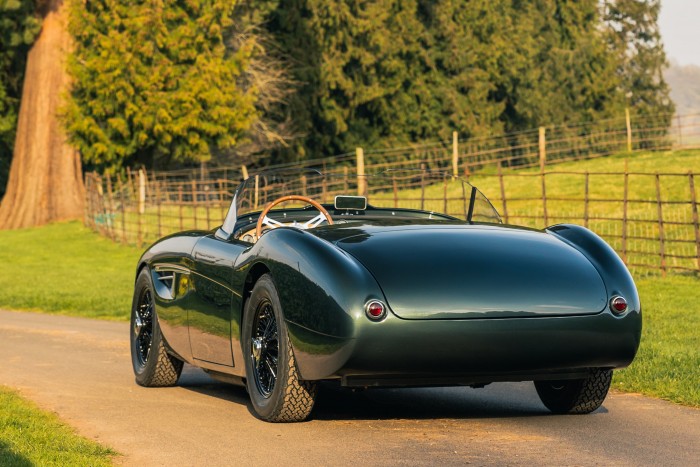 Ismét gyártják a legendás veterán sportkocsit 6