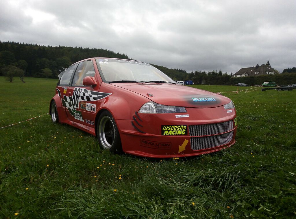 4,5 millióért mérik a kívül-belül kegyetlen régi Suzuki Swiftet 3