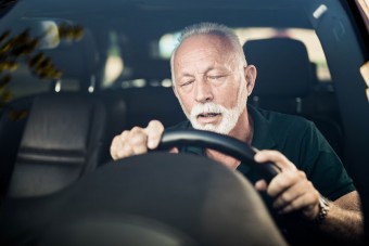 A volánnál aludt el a nyugdíjas, megölt egy óvónőt