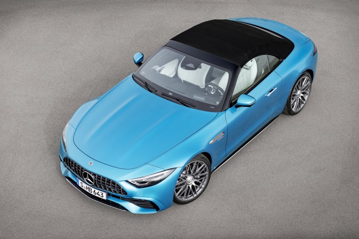 Forma-1 technológiát visz utcára a Mercedes 11