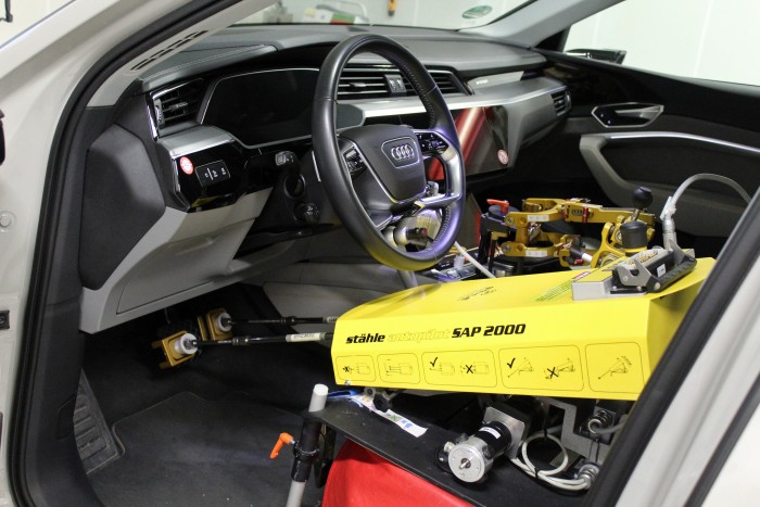 Megnéztük, mitől robbannak fel az Audi villanymotorjai 44 Megnéztük, mitől robbannak fel az Audi villanymotorjai 44