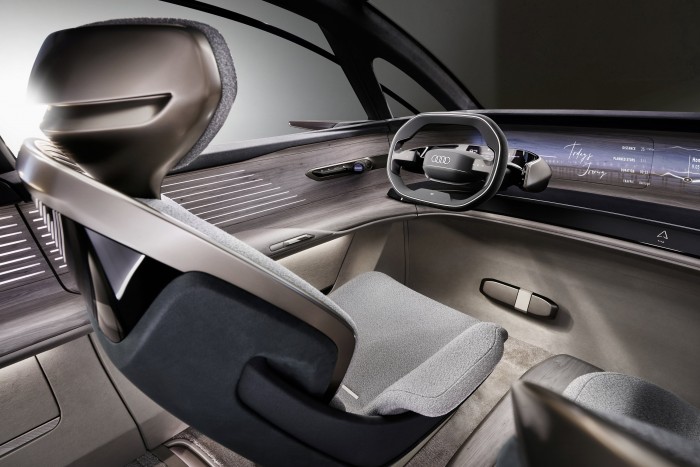 Ez a kocsi kigördíti utasai elé a vörös szőnyeget 8 | Vezess Ez a kocsi kigördíti utasai elé a vörös szőnyeget 8