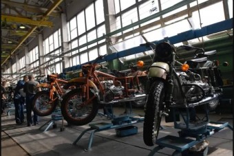 Elhagyja Oroszországot a legendás motorgyár 