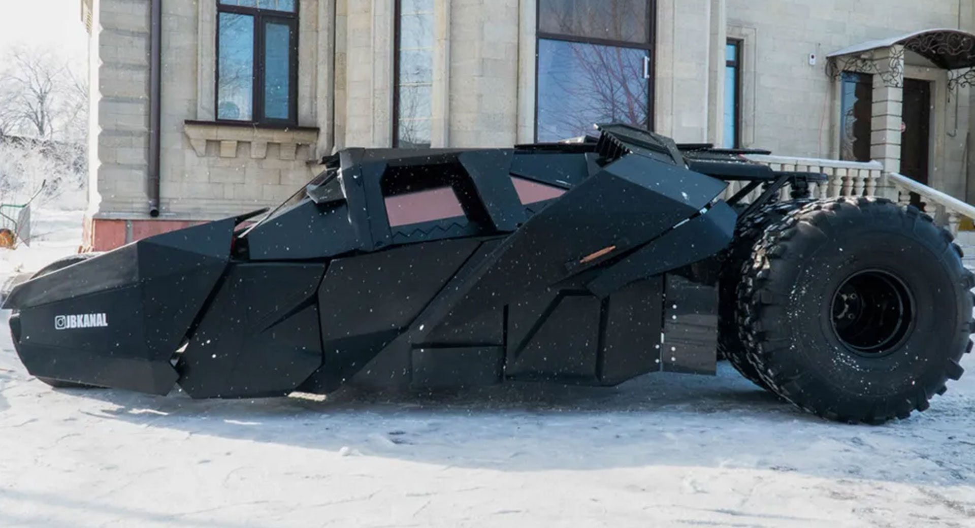 Aranyáron kínálják az új Batmobile-t, pedig „csak” egy másolat 7