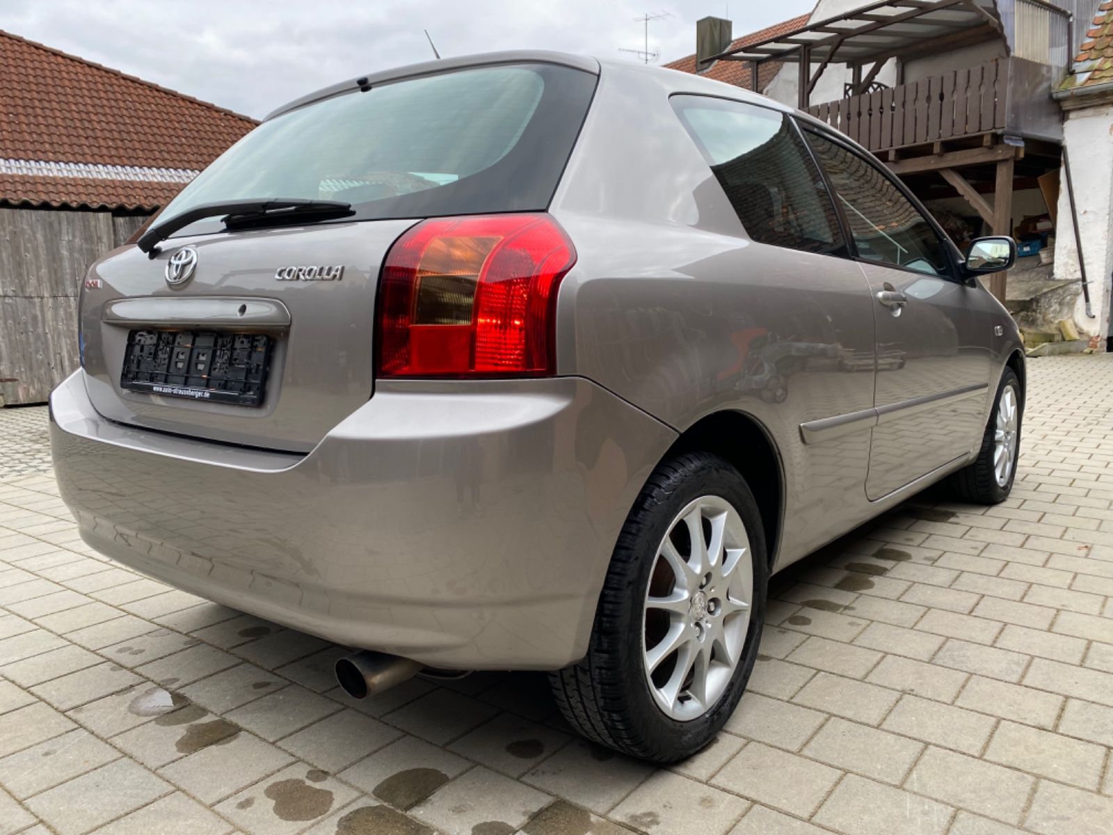 Ritka, de olcsó ez a tüzes használt Toyota 2